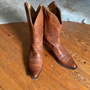 Boulet women’s tan cowboy boots